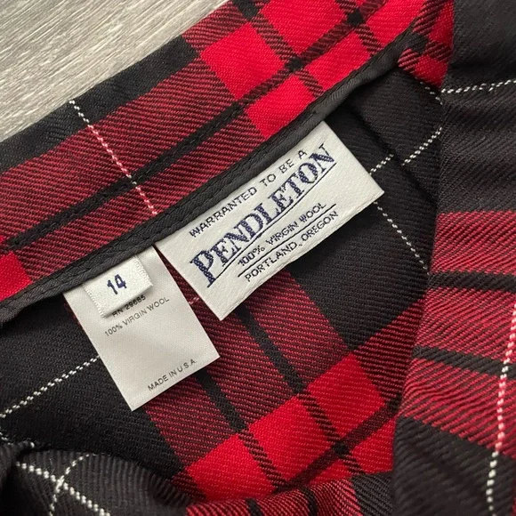 Vintage Pendleton Black and Red Checkered pleated skirt - Picture 2 of 4